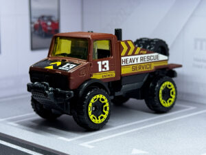 MERCEDES-BENZ UNIMOG 1300