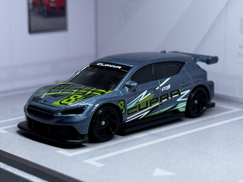 CUPRA e-RACER_av