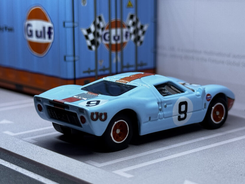 Ford GT-40_(Set Gulf)_ar