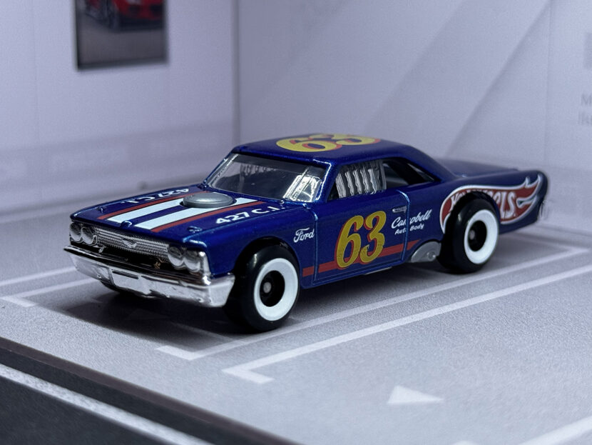 Ford Galaxie '36 racing_av