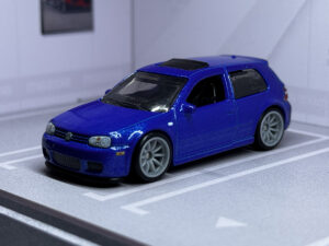 VOLKSWAGEN GOLF R32