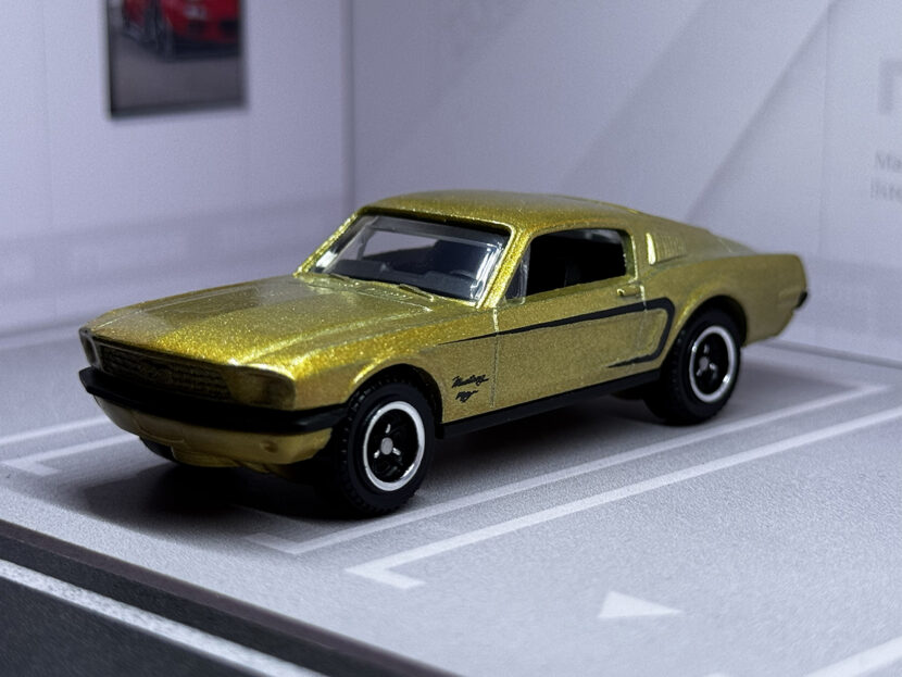 FORD MUSTANG FASTBACK