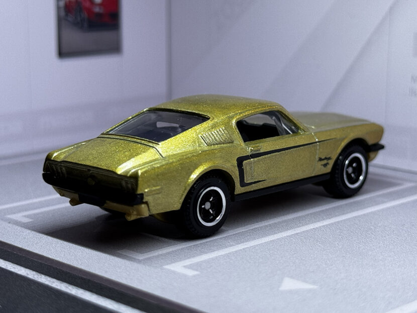 FORD MUSTANG FASTBACK