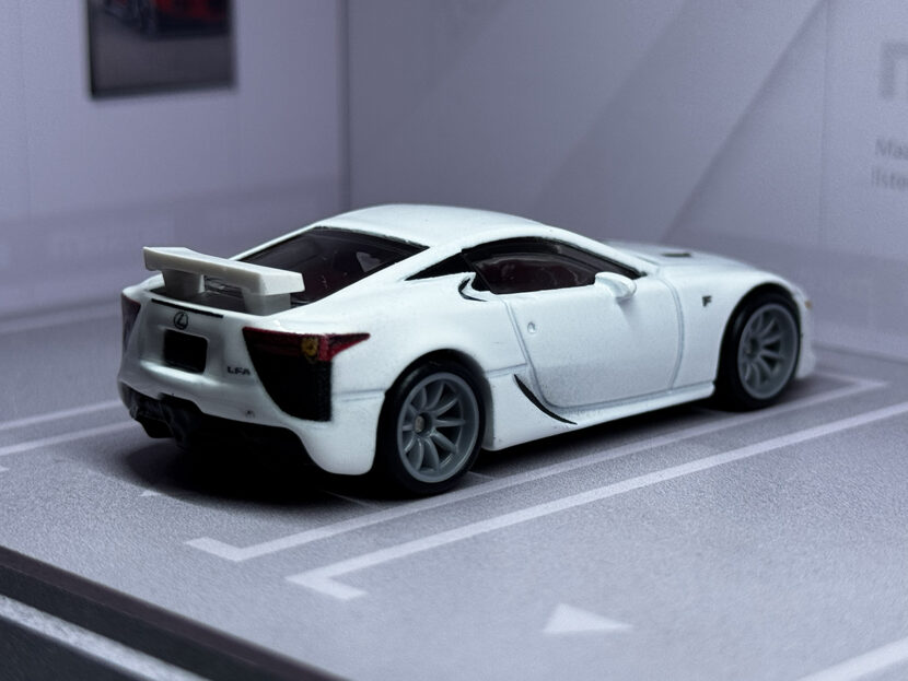 Lexus LFA (Timeless Icons)_ar