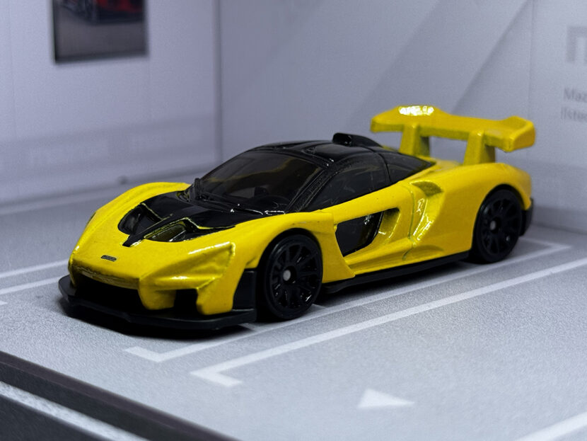 McLaren Senna av